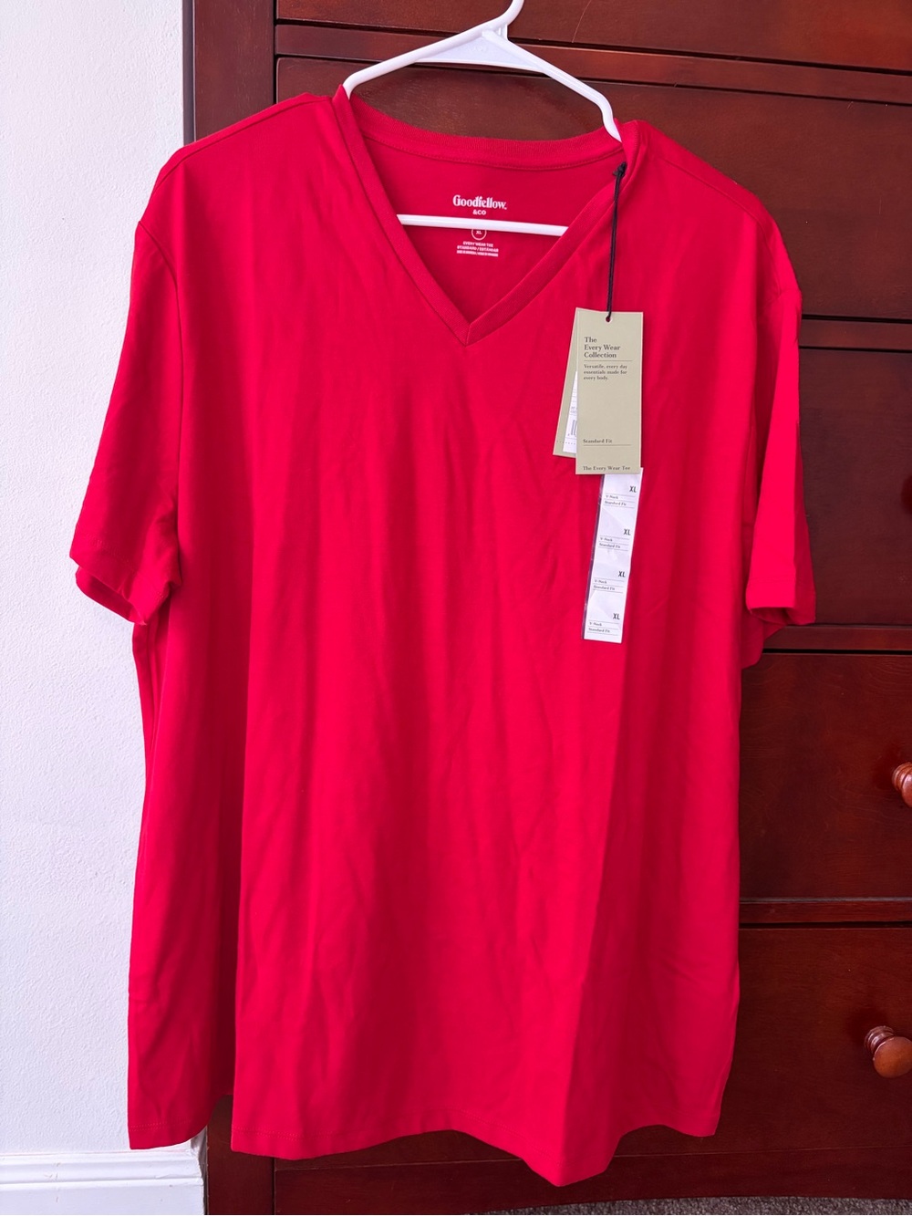 Goodfellow & Co Men's V-Neck T-Shirt – Red – Size XLarge